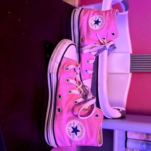 I am selling pink converses size one and I’m selling them because they are notme